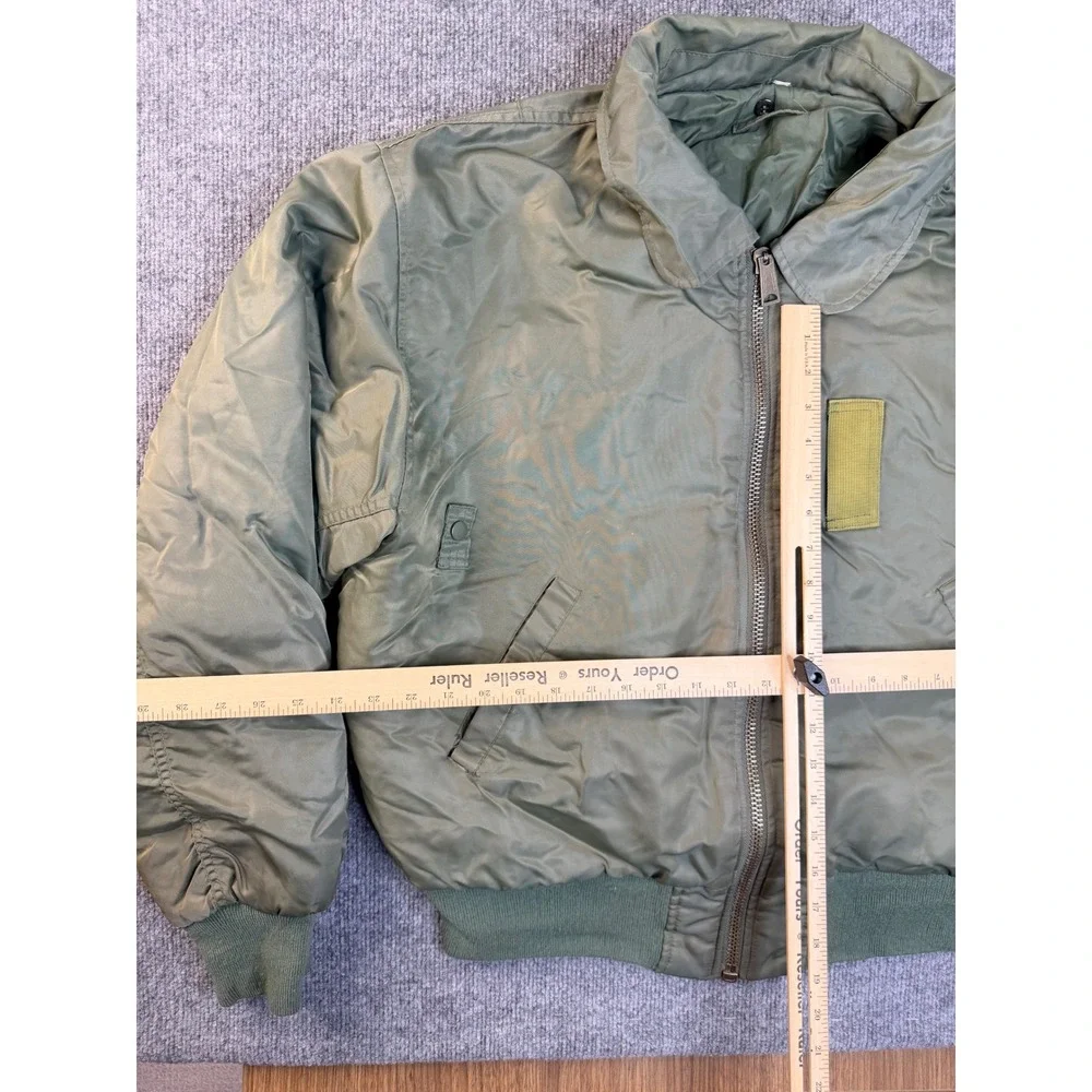 Vintage Military Style Flight Bomber Jacket Mens XL Green Insulated Workwear Y2K